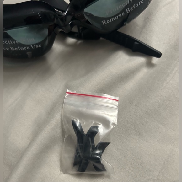 Swim ELITE Swimming Goggles and carrying case - Picture 5 of 9